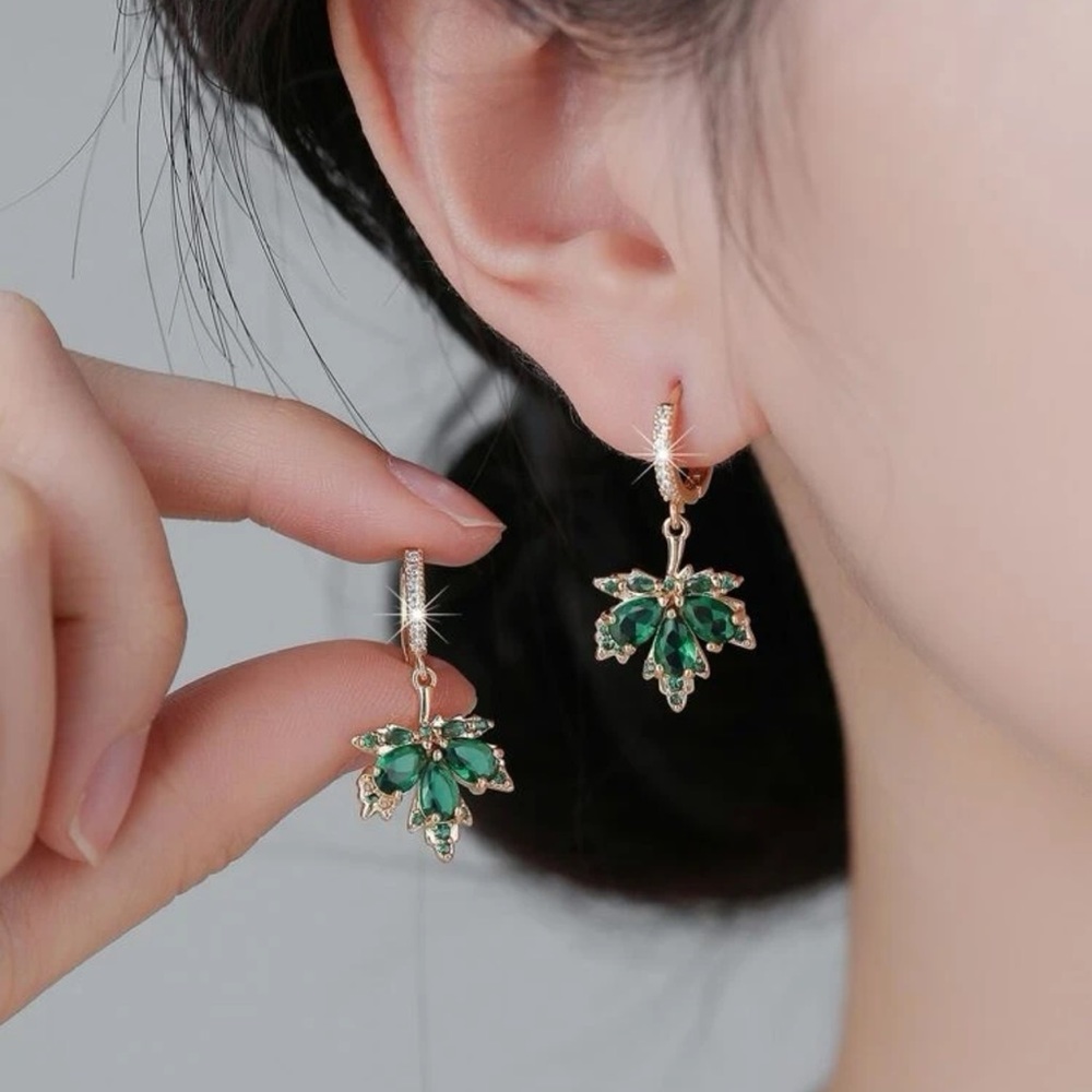 🍁 Leaf Earrings 🍁 - Picture 1 of 5